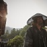 韩片《群盗》曝光新剧照 河正宇邋遢姜栋元舞剑