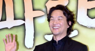 韓石圭辭《牙齒與指甲》 全力出演《秘密之門》