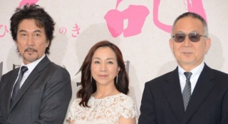 役所廣司與岡田準一赤身裸浴 堀北真希羞澀偷笑