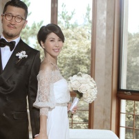 许茹芸与老公办花园婚礼 杨采妮、蔡健雅送祝福