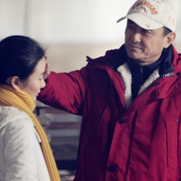 叶京冯小刚新片再携手《记得少年那首歌》亮相