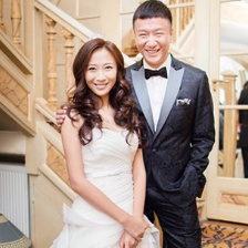 孙红雷公布婚讯曝光婚纱照 参与设计“鸽子蛋”