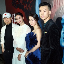 崔?。骸端{色骨頭》不適合未成年人 女兒很喜歡