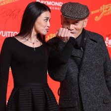 《一步之遥》首映葛优献吻舒淇 姜文：谢谢大家