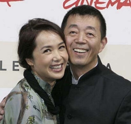 蒋雯丽秀恩爱破离婚传闻:老公是我唯一的男神