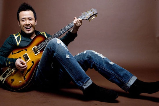 杨坤.