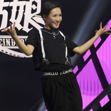 “愛笑女孩”巫潤莉耍寶 特搜員品冠站臺(tái)助夢(mèng)實(shí)現(xiàn)