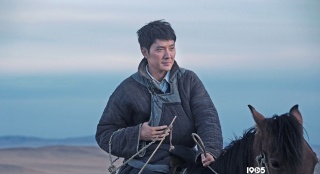 《狼圖騰》大年初一上映 馮紹峰騎馬劇照公布