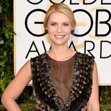 第64届艾美奖剧情女主现身 丹尼斯蕾丝裙优雅