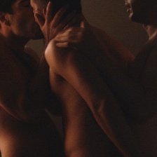 《我，迈克尔》发海量剧照 弗兰科半裸热吻同性