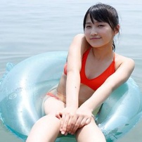 早安少女待成年 鞘师里保泳装大秀清纯幼齿魅惑