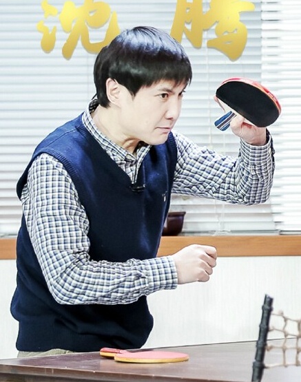 首个反腐小品登场 《投其所好》讽刺马屁精