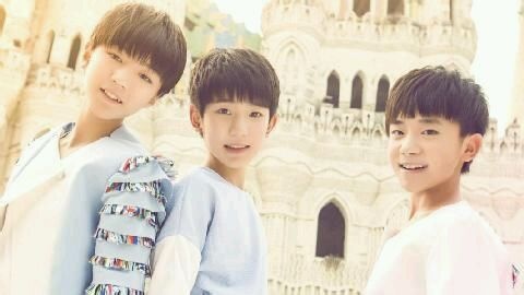 tfboys所属经纪公司官微"tf家族"发布声明称,"严厉谴责对tfboys成员