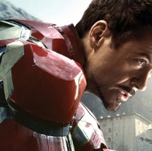 鹰眼亮相《复联2》海报 眼含泪光悲伤袭上眉头