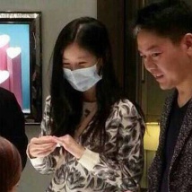 奶茶妹妹刘强东商场选钻戒 被曝近日将举行婚礼