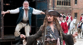 德普拍《加勒比海盗5》期间受伤 返回美国做手术