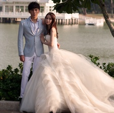 伊能靜二婚嫁小十歲秦昊 首曝婚紗寫真浪漫唯美