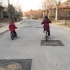 森碟和弟弟骑单车玩嗨 田亮喊慢点遭女儿翻白眼