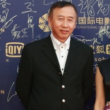 導演馮小寧與唐季禮霸氣登場 何平戴墨鏡顯酷帥