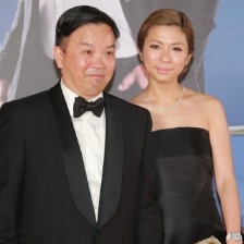 導(dǎo)演麥兆輝攜美艷妻子現(xiàn)身 志在必得最佳導(dǎo)演