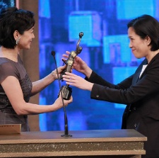 张艾嘉颁最佳两岸华语电影 张艺谋《归来》获得