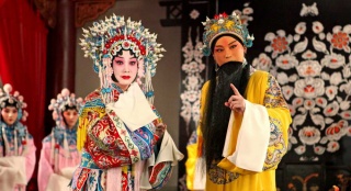 《龍鳳呈祥》、《狀元媒》開啟戲迷專場放映