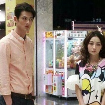 姚笛現身成都拍戲正式復出 穿著時髦扮可愛少女