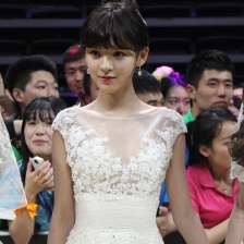 《梔子花開》劇組集體亮相 白衣白裙仙味兒十足