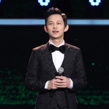 “新人導演”何炅講拍戲過程 現(xiàn)場感謝同行包容