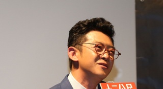 《十二公民》導(dǎo)演：中國(guó)的文學(xué)性進(jìn)口片做不到
