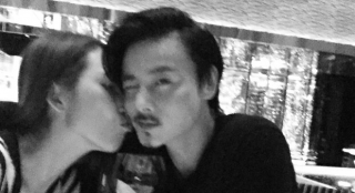 张晋41岁生日蔡少芬晒亲吻照秀恩爱：我们醉了