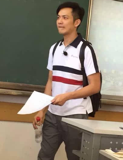 钟汉良40岁年轻依旧 穿校服扮高中生(图)