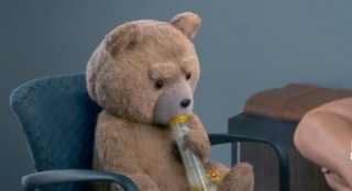 《泰迪熊2》限制级预告 沃尔伯格与贱熊大冒险