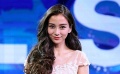 Angelababy婚后亮相不曬甜蜜 設(shè)計(jì)游戲盡心竭力