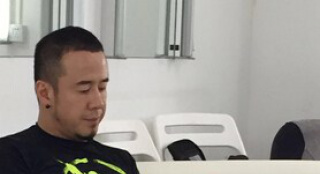 楊坤澄清同性戀傳聞：無(wú)意間在Gay吧門口等朋友
