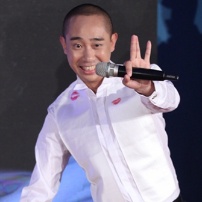 《我爸比我小四岁》来袭 贫嘴爸爸配毒舌小萝莉