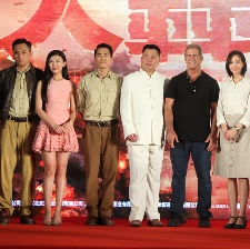 宋承憲陳偉霆集結(jié)《大轟炸》 劉燁談與謝娜互動