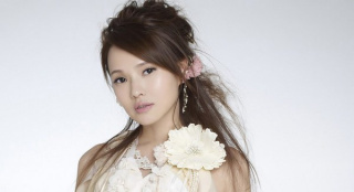 伊能靜發(fā)文勸不雅視頻女主報(bào)警：學(xué)會(huì)捍衛(wèi)自己
