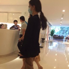 網(wǎng)曝奶茶妹妹現(xiàn)身知名婦產(chǎn)醫(yī)院 衣著寬松或?yàn)樵袡z