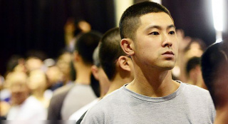鄭允浩剃圓寸入伍 東方神起將迎兩年事業(yè)空白期