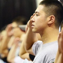 郑允浩剃圆寸入伍 东方神起将迎两年事业空白期