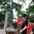 曝黃曉明生子心切 撇下baby赴遼寧孤山求簽問道