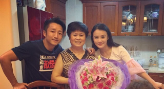 鄒市明曬丈母娘慶生合影 小兒子與軒軒神同步