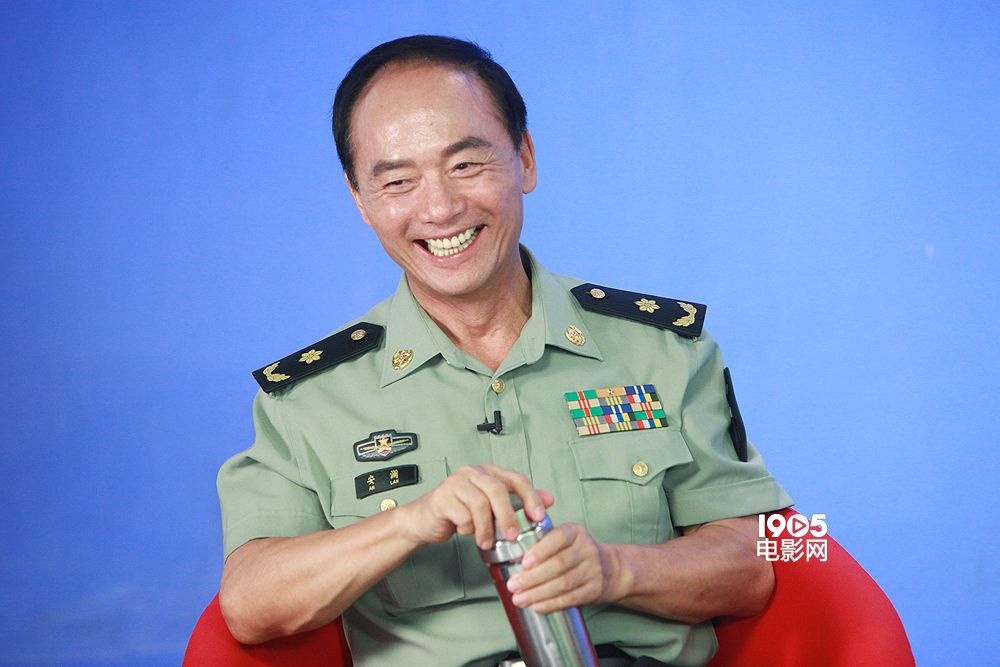近日《诱狼》的导演安澜带着两位年轻的主角罗昱焜