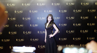 劉翔前妻葛天離婚后越變越美 長發(fā)披肩美腿搶鏡