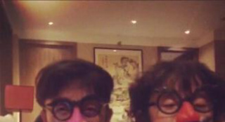 鄒市明與兒子軒軒曝光搞笑美拍視頻 扮山姆大叔