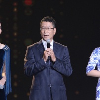 金鸡奖颁奖现场歌舞欢腾 名嘴白岩松登台主持