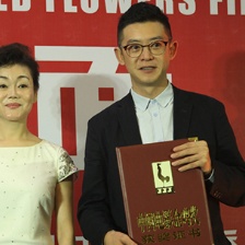 《十二公民》獲最佳改編劇本獎(jiǎng) 主創(chuàng)們難掩激動(dòng)