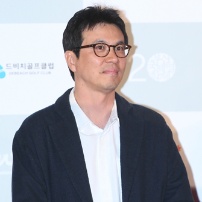 釜山电影节闭幕冷清 汤唯老公金泰勇独自撑场