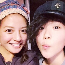 王菲女儿窦靖童被骂长得丑 李嫣维护姐姐呛网友